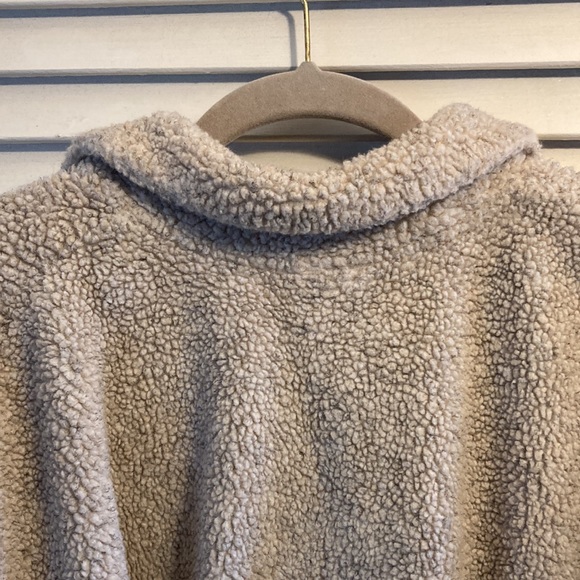 Art unlimited sportswear - L cream sweater with pockets and a horse patch - Picture 6 of 9